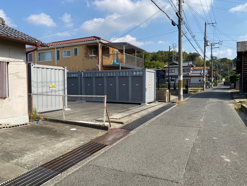 ストレージ王屋外